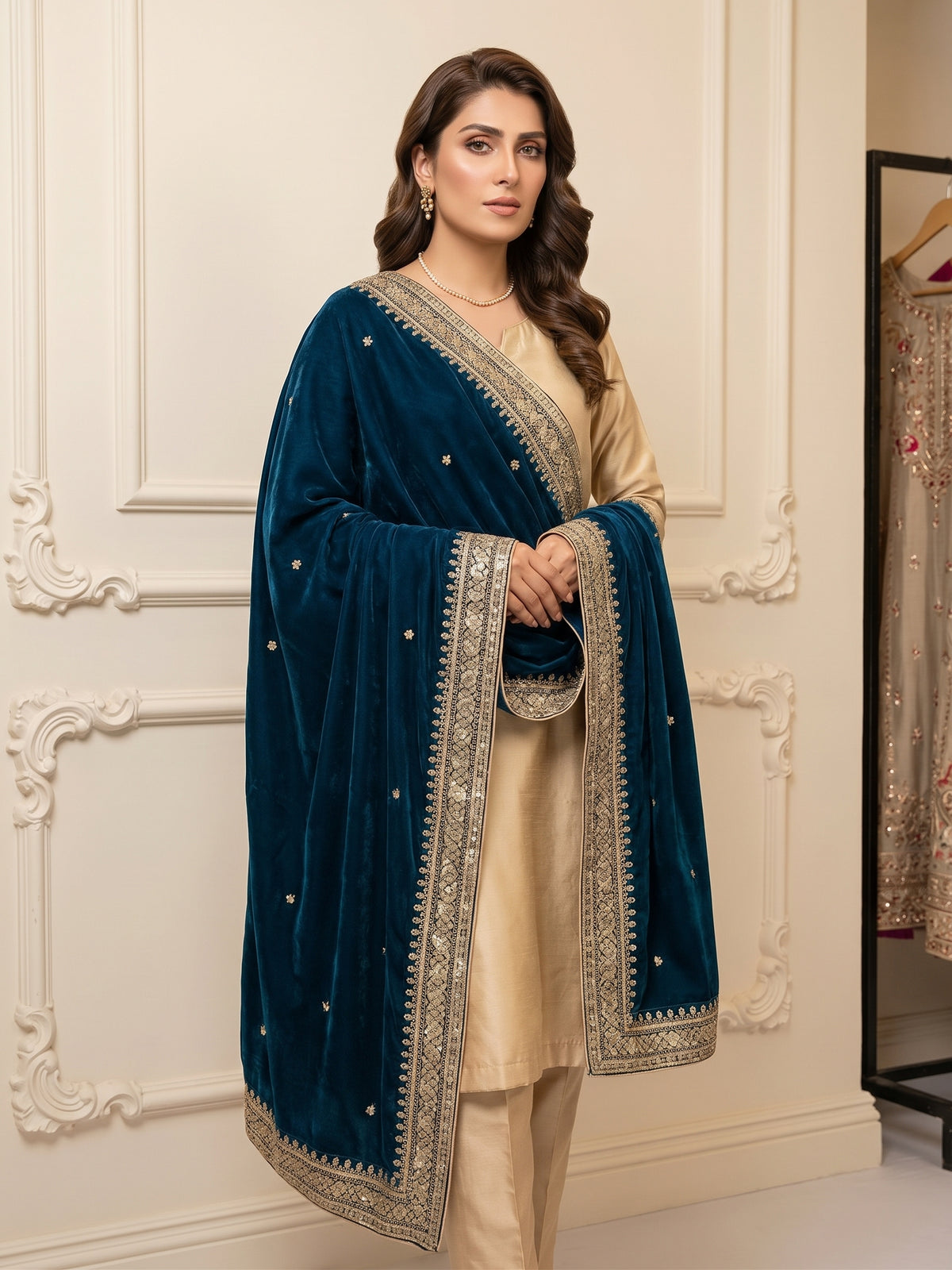 Ayeza Khan Velvet Shawl BFO-AZM